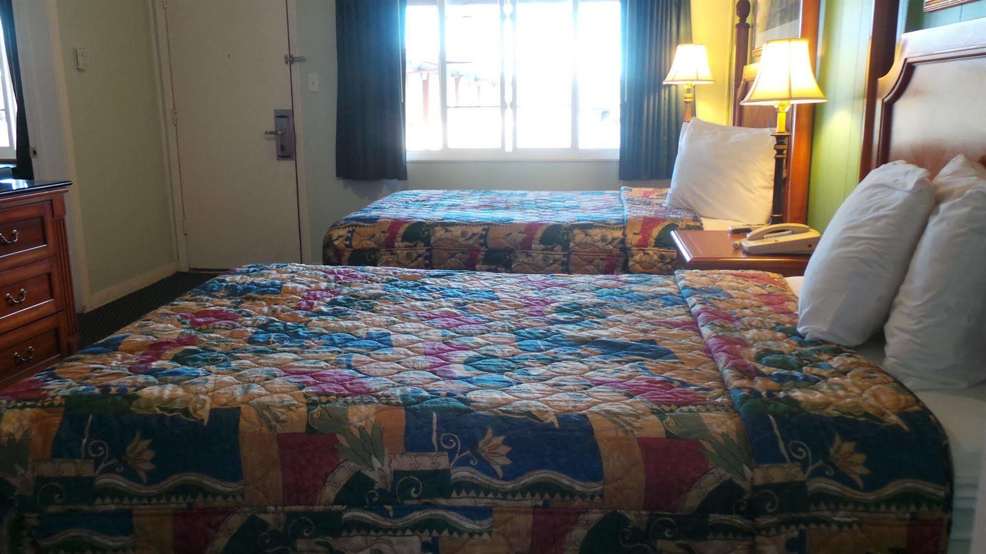 Hitching Post Studios Inn Santa Cruz Buitenkant foto